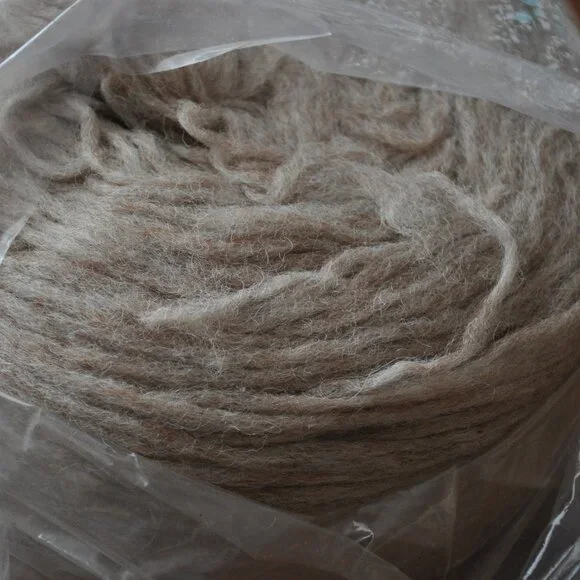 Dominion Siwash Carded Wool Cake 200g Dye Lot 33 Tan (Light Brown) - Picture 4 of 4